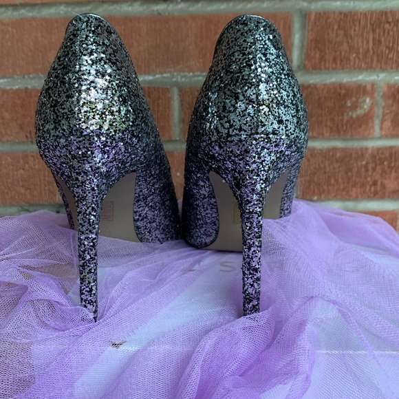 💥NIB Silver Glitter High Heel Pumps - Picture 4 of 4